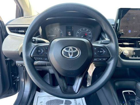 Used 2023 Toyota Corolla LE FWD image 11