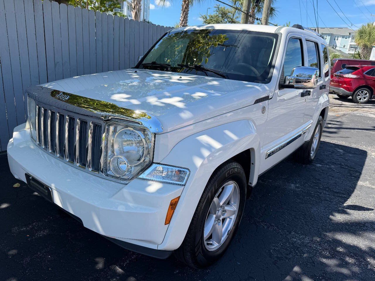Used 2010 Jeep Liberty Limited AWD/4WD image 3