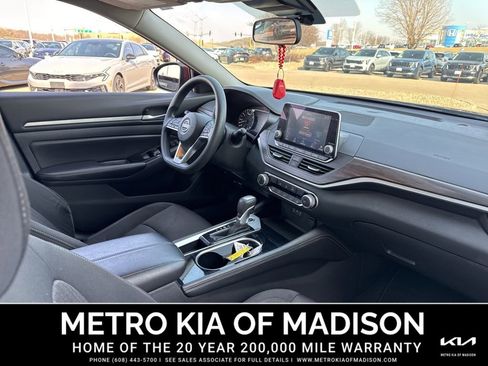Used 2023 Nissan Altima 2.5 SV FWD image 30