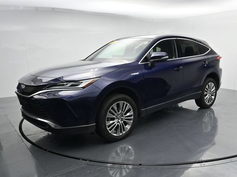 Used 2021 Toyota Venza Limited w/ Carpet Mat Package (TMS) AWD/4WD image 4