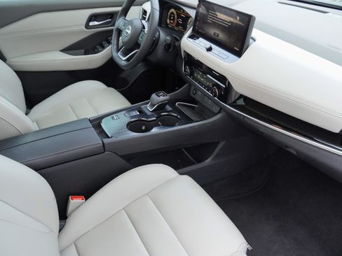 Used 2024 Nissan Rogue SL w/ SL Premium Package FWD image 10