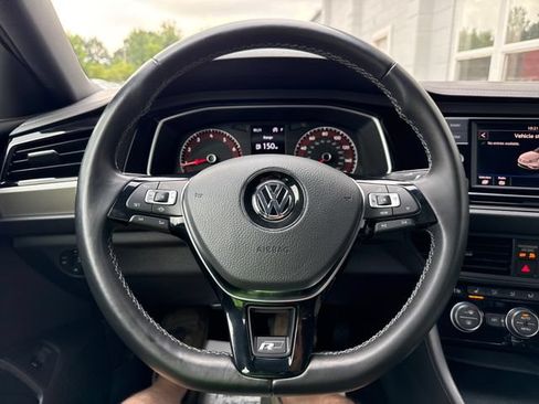 Used 2019 Volkswagen Jetta R-Line FWD image 19