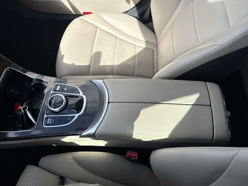 Used 2019 Mercedes-Benz C 300 Sedan image 21