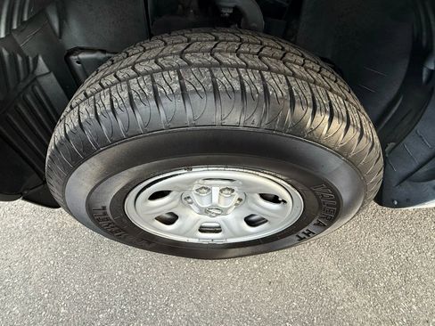 Used 2018 Nissan Frontier S image 26