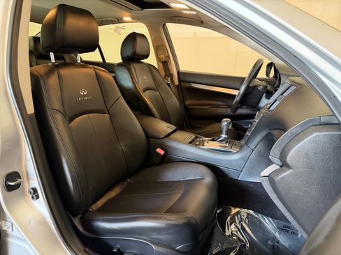 Used 2013 INFINITI G37 x w/ Premium Pkg image 33
