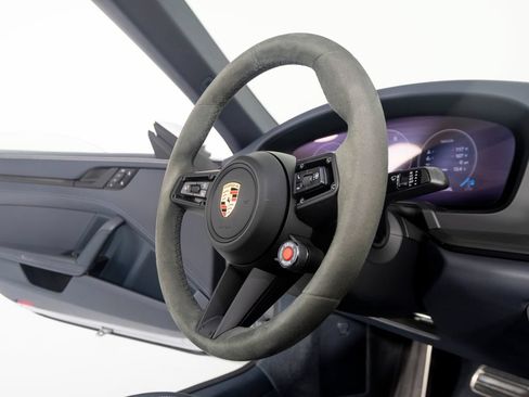 Certified 2025 Porsche 911 Carrera GTS RWD image 36