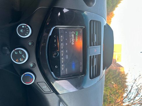 Used 2015 Chevrolet Spark LT image 20