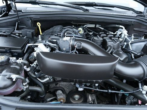 Used 2024 Dodge Durango GT image 32