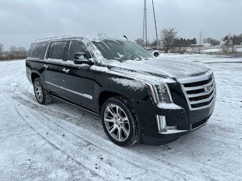 Used 2016 Cadillac Escalade ESV Premium image 10