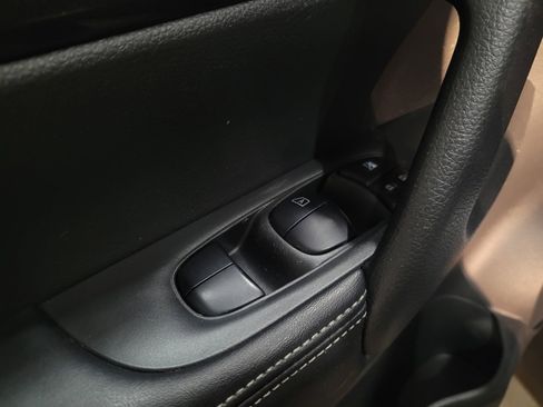 Used 2020 Nissan Rogue SV AWD/4WD image 27