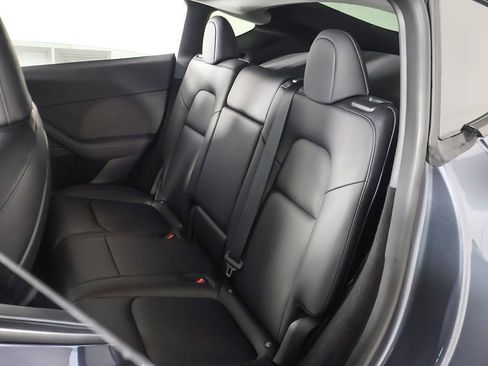 Used 2023 Tesla Model Y Long Range image 32