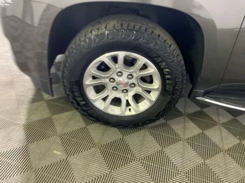 Used 2019 GMC Yukon XL SLT AWD/4WD image 40