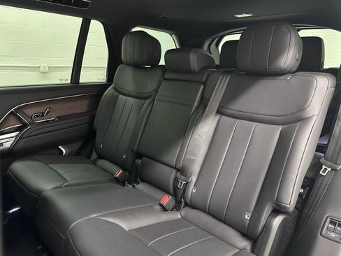 Used 2023 Land Rover Range Rover Long Wheelbase SE AWD/4WD image 15