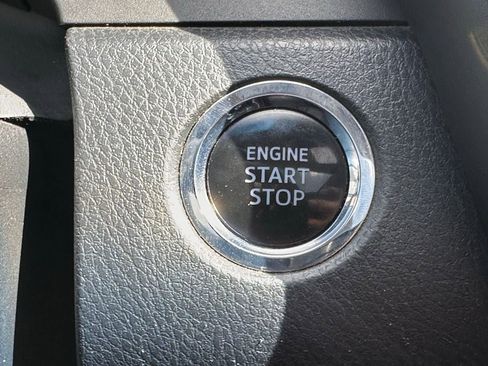 Used 2018 Toyota Camry XSE image 31