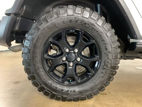 Used 2019 Jeep Wrangler Unlimited Sahara w/ Quick Order Package 24M Moab image 38