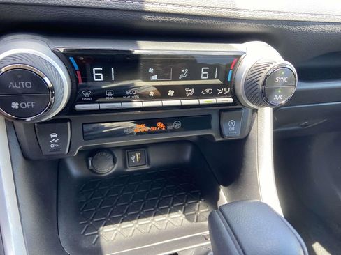 Used 2025 Toyota RAV4 XLE w/ Convenience Package FWD image 27