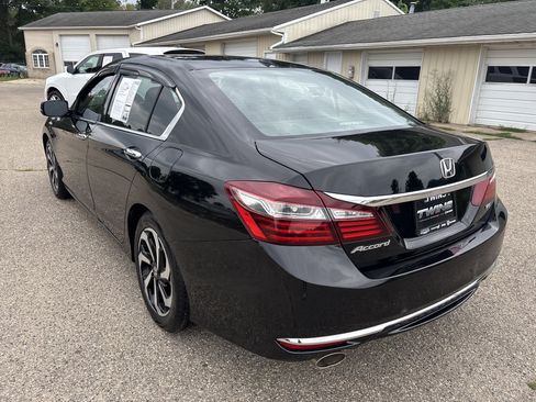 Used 2017 Honda Accord EX-L image 9