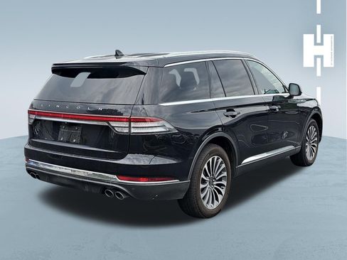 Used 2023 Lincoln Aviator AWD w/ Premium Package image 3