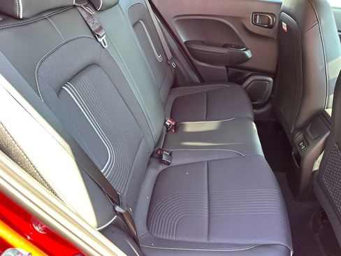 New 2025 Hyundai Venue Limited image 14