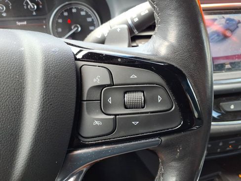 Used 2023 Buick Enclave Essence FWD image 25