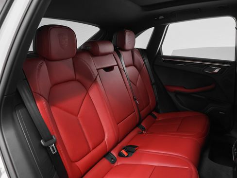 Certified 2026 Porsche Macan AWD/4WD image 26