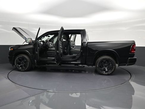 Used 2025 RAM 1500 Big Horn RWD image 38