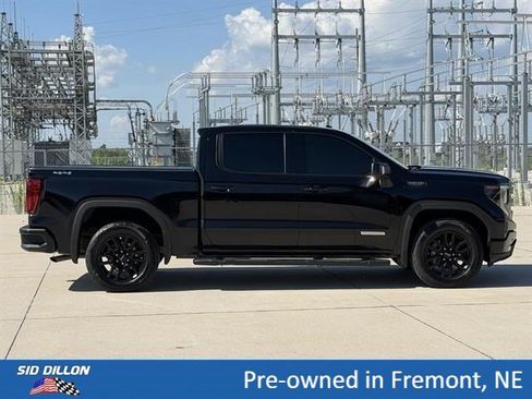 Certified 2024 GMC Sierra 1500 Elevation w/ Elevation Premium Package AWD/4WD image 3