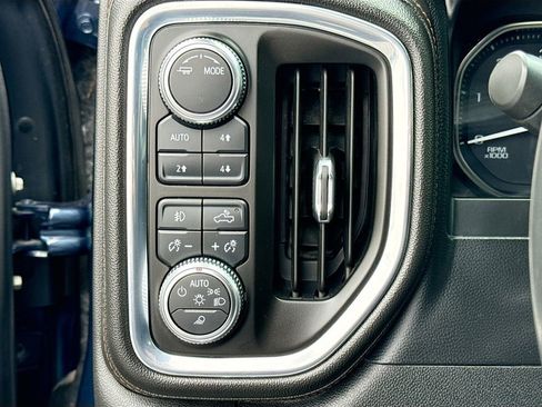 Used 2021 GMC Sierra 2500 AT4 w/ AT4 Preferred Package image 13