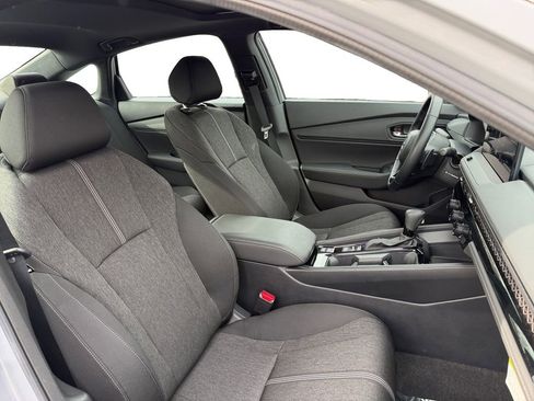 Used 2025 Honda Accord Sport image 15