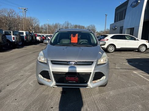 Used 2016 Ford Escape Titanium image 2