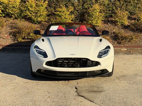 Used 2019 Aston Martin DB11 Volante image 7