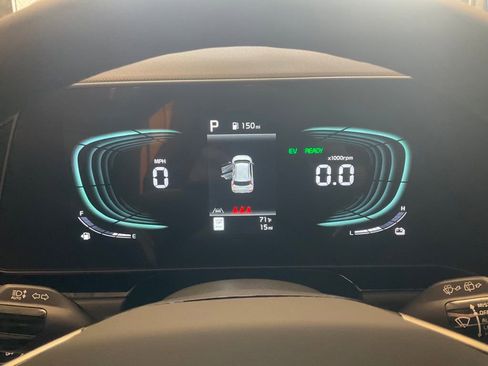 New 2025 Kia Niro EX Touring image 16