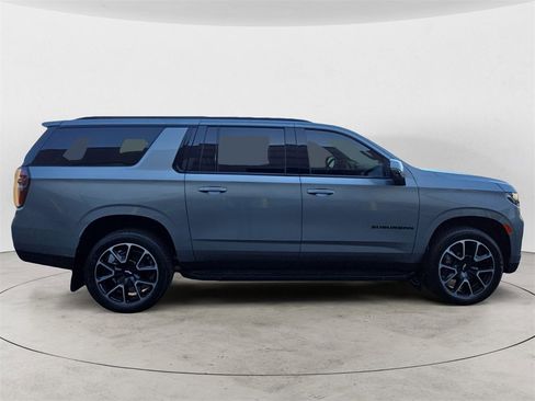 Used 2023 Chevrolet Suburban RST image 6