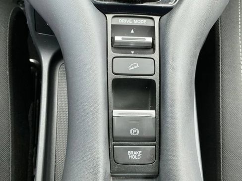 Used 2025 Honda HR-V LX image 13