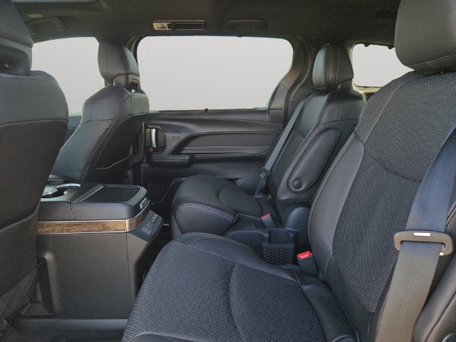 Certified 2026 Toyota Sienna Platinum AWD/4WD image 12