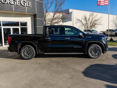 Used 2023 GMC Sierra 1500 Denali Ultimate image 8
