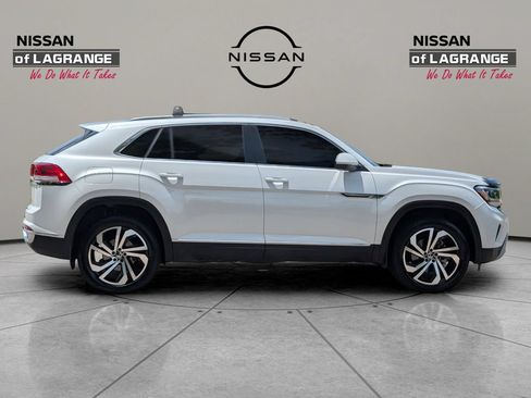 Used 2023 Volkswagen Atlas Cross Sport SEL AWD/4WD image 4