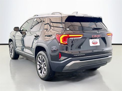 Used 2026 GMC Terrain Elevation w/ Elevation Premium Package image 6