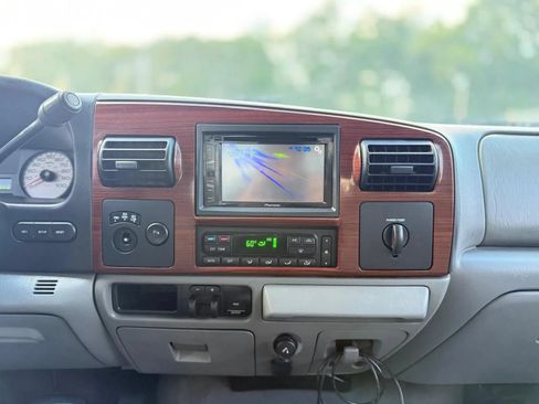 Used 2005 Ford F250 Lariat AWD/4WD image 20