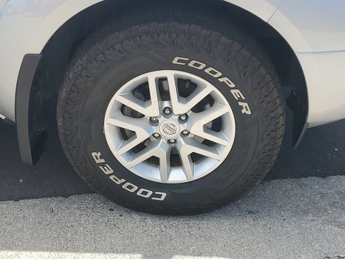 Used 2020 Nissan Frontier SV RWD image 10