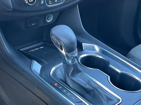 Used 2023 Chevrolet Traverse LT image 42