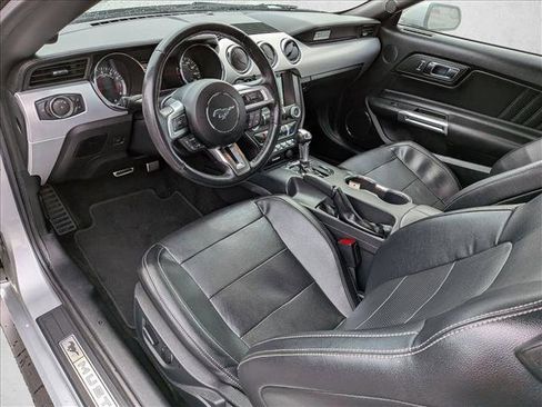 Used 2016 Ford Mustang Premium image 10