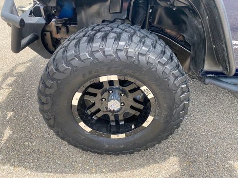 Used 2013 Jeep Wrangler Unlimited Rubicon w/ Dual Top Group AWD/4WD image 15