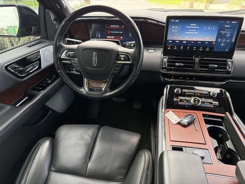 Certified 2023 Lincoln Navigator Reserve AWD/4WD image 26