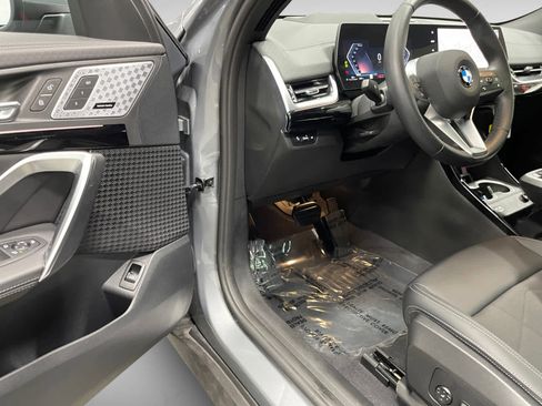 Used 2025 BMW X2 xDrive28i w/ Premium Package image 23