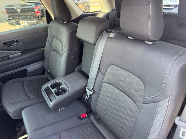 Used 2026 Nissan Pathfinder SV FWD image 12