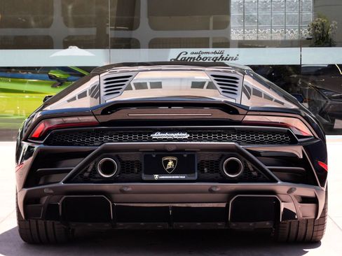 Used 2023 Lamborghini Huracan EVO RWD image 4