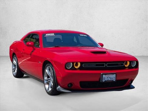 Used 2020 Dodge Challenger R/T RWD image 3