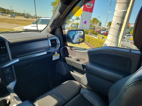 Used 2024 Ford F150 Platinum w/ FX4 Off-Road Package image 19