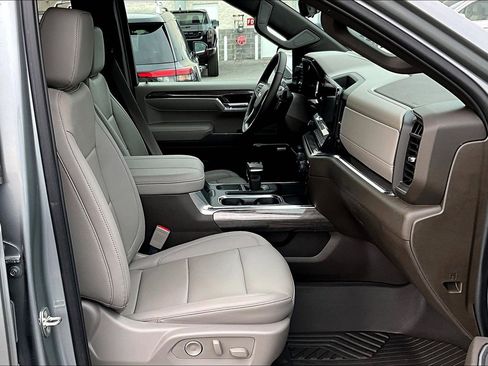 Used 2024 Chevrolet Silverado 1500 LTZ image 7